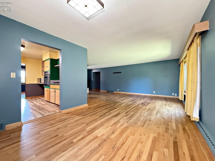 75 Glenn Street, Tiffin, 44883, 3 Bedrooms Bedrooms, ,2 BathroomsBathrooms,Residential,For Sale,Glenn,20263080