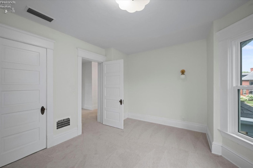 521 2nd Street, Port Clinton, 43452, 5 Bedrooms Bedrooms, ,3 BathroomsBathrooms,Residential,For Sale,2nd,20263117