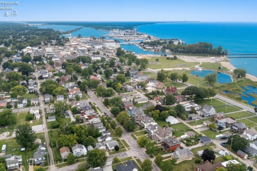 521 2nd Street, Port Clinton, 43452, 5 Bedrooms Bedrooms, ,3 BathroomsBathrooms,Residential,For Sale,2nd,20263117