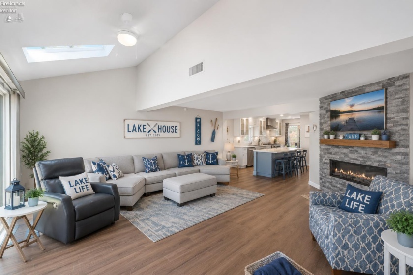 35 Grande Lake Drive, Port Clinton, 43452, 2 Bedrooms Bedrooms, ,2 BathroomsBathrooms,Residential,For Sale,Grande Lake,20263122