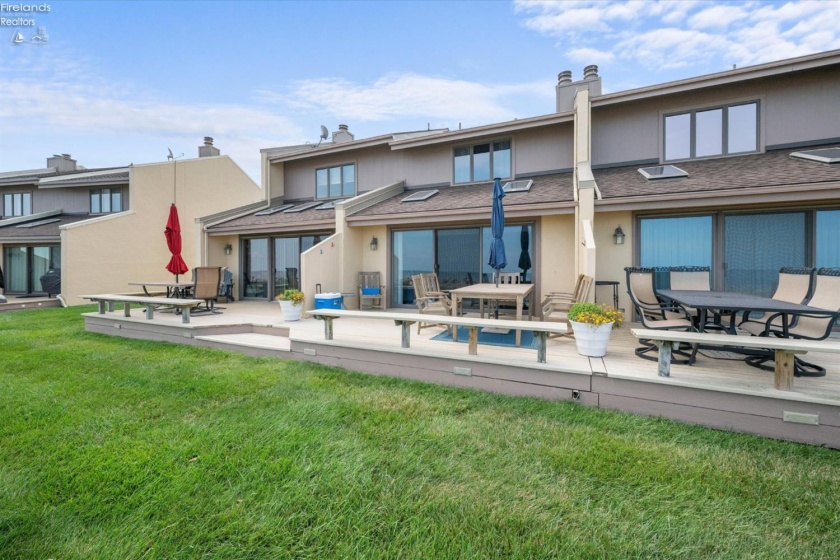 35 Grande Lake Drive, Port Clinton, 43452, 2 Bedrooms Bedrooms, ,2 BathroomsBathrooms,Residential,For Sale,Grande Lake,20263122