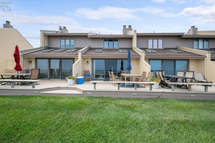 35 Grande Lake Drive, Port Clinton, 43452, 2 Bedrooms Bedrooms, ,2 BathroomsBathrooms,Residential,For Sale,Grande Lake,20263122