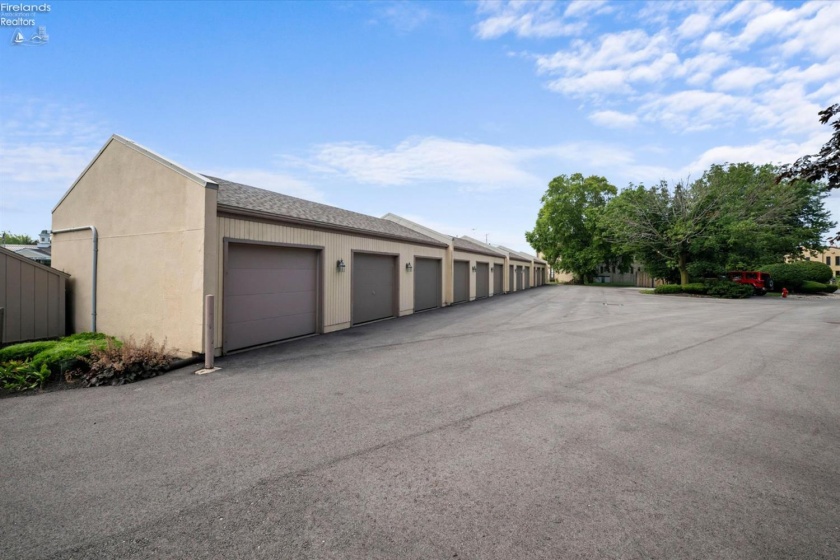35 Grande Lake Drive, Port Clinton, 43452, 2 Bedrooms Bedrooms, ,2 BathroomsBathrooms,Residential,For Sale,Grande Lake,20263122