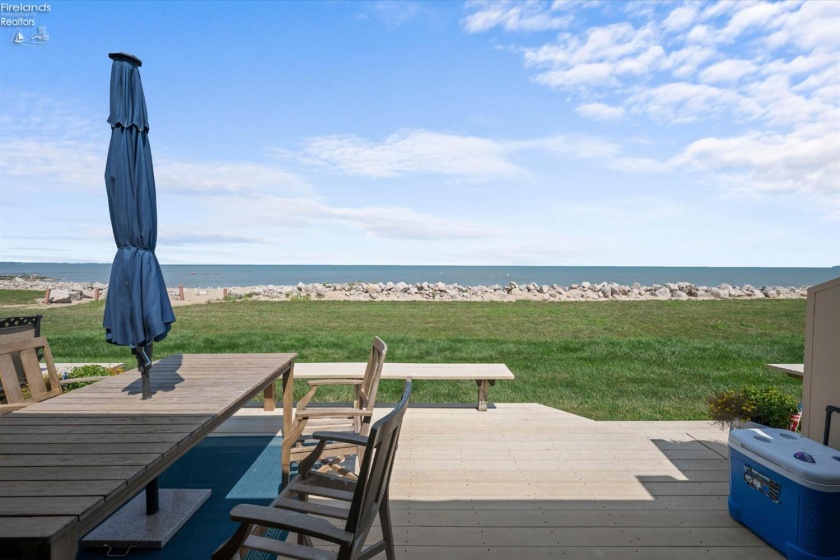 35 Grande Lake Drive, Port Clinton, 43452, 2 Bedrooms Bedrooms, ,2 BathroomsBathrooms,Residential,For Sale,Grande Lake,20263122