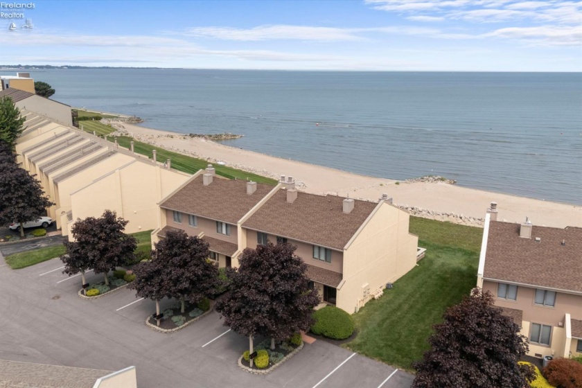 35 Grande Lake Drive, Port Clinton, 43452, 2 Bedrooms Bedrooms, ,2 BathroomsBathrooms,Residential,For Sale,Grande Lake,20263122