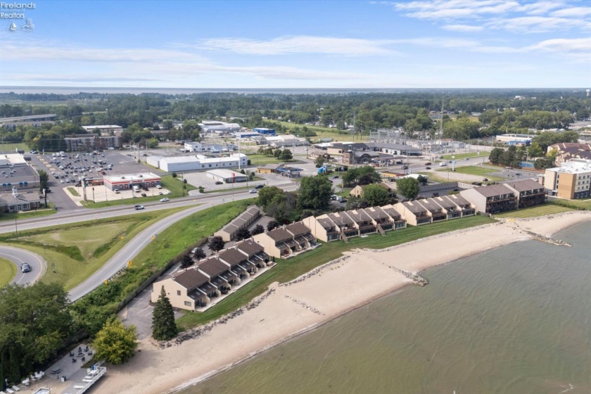 35 Grande Lake Drive, Port Clinton, 43452, 2 Bedrooms Bedrooms, ,2 BathroomsBathrooms,Residential,For Sale,Grande Lake,20263122