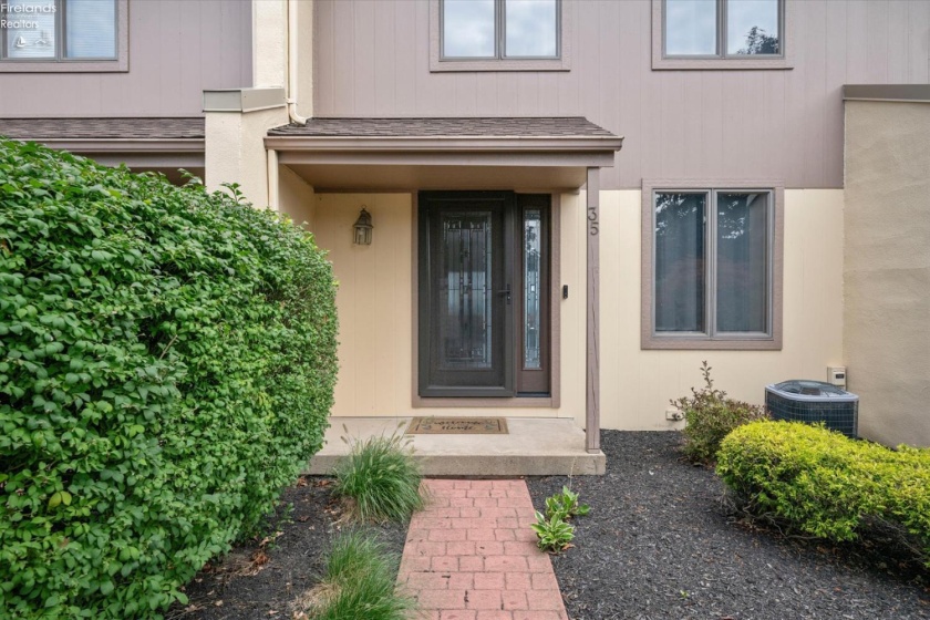 35 Grande Lake Drive, Port Clinton, 43452, 2 Bedrooms Bedrooms, ,2 BathroomsBathrooms,Residential,For Sale,Grande Lake,20263122