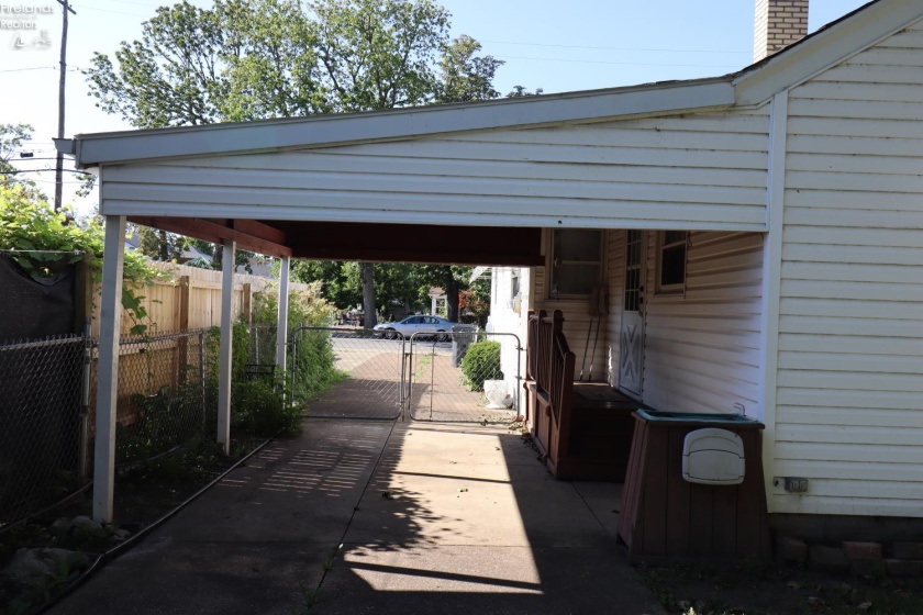 1104 Madison Street, Sandusky, 44870, 2 Bedrooms Bedrooms, ,1 BathroomBathrooms,Residential,For Sale,Madison,20263039