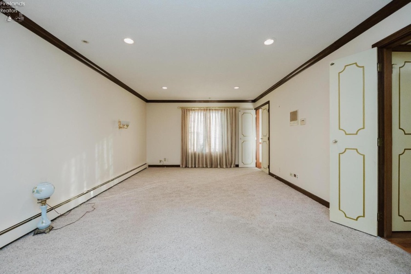 5818 Columbus Avenue, Sandusky, 44870, 4 Bedrooms Bedrooms, ,4 BathroomsBathrooms,Residential,For Sale,Columbus,20263070