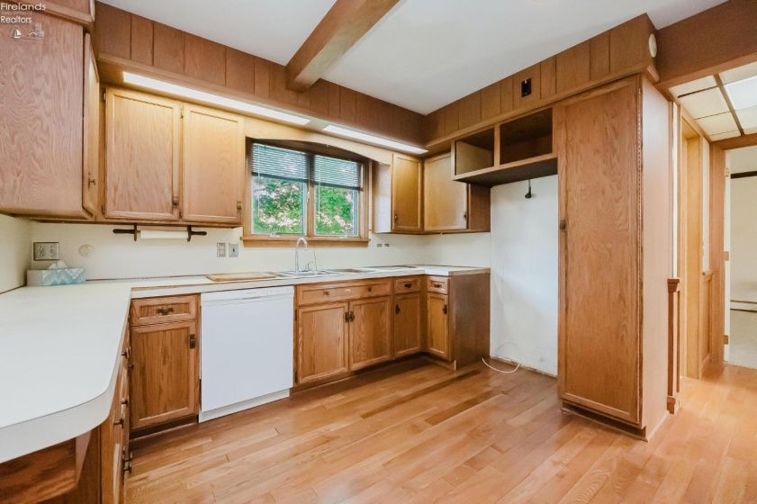 5818 Columbus Avenue, Sandusky, 44870, 4 Bedrooms Bedrooms, ,4 BathroomsBathrooms,Residential,For Sale,Columbus,20263070