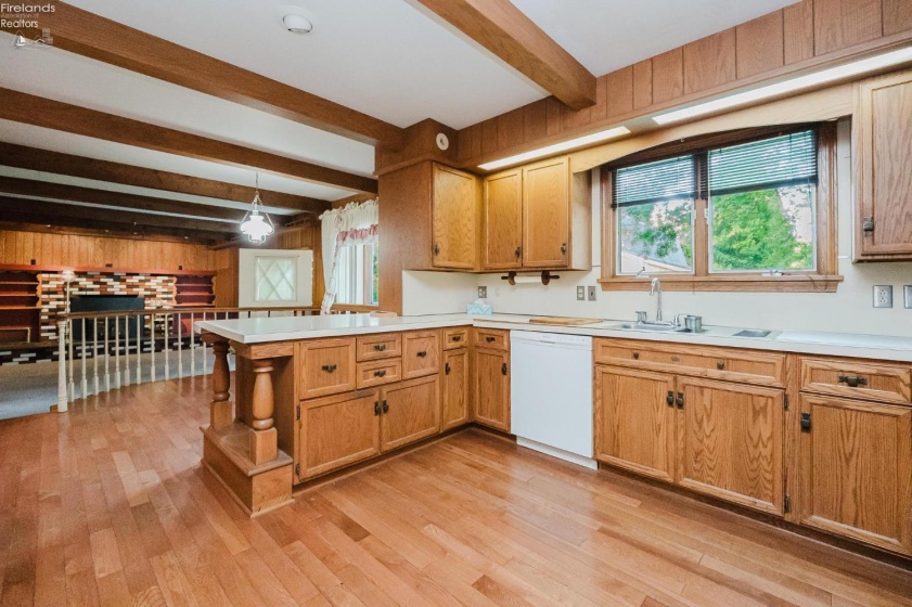 5818 Columbus Avenue, Sandusky, 44870, 4 Bedrooms Bedrooms, ,4 BathroomsBathrooms,Residential,For Sale,Columbus,20263070
