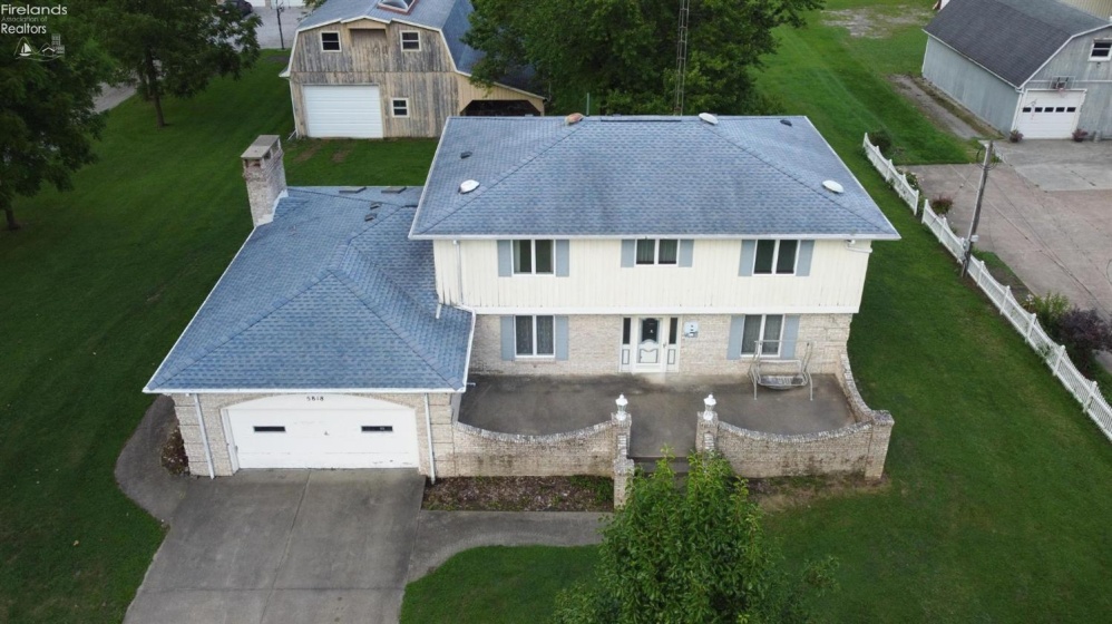 5818 Columbus Avenue, Sandusky, 44870, 4 Bedrooms Bedrooms, ,4 BathroomsBathrooms,Residential,For Sale,Columbus,20263070
