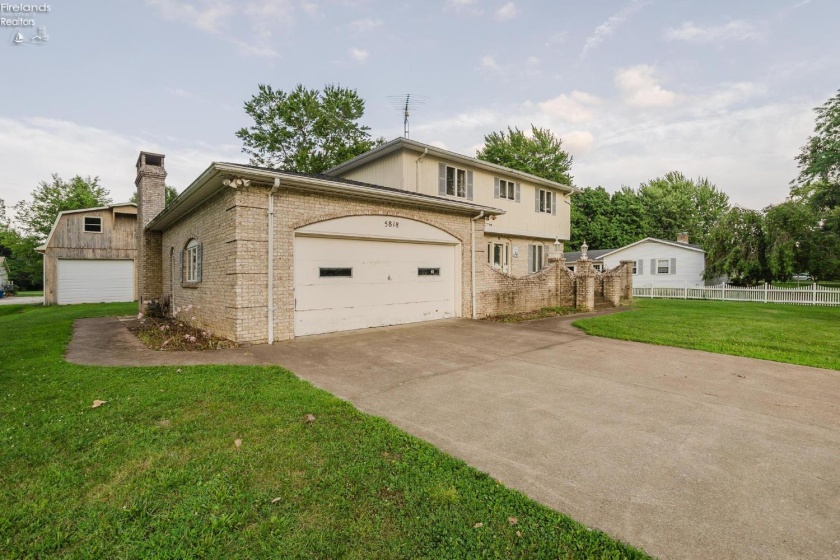 5818 Columbus Avenue, Sandusky, 44870, 4 Bedrooms Bedrooms, ,4 BathroomsBathrooms,Residential,For Sale,Columbus,20263070