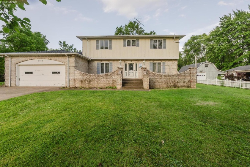 5818 Columbus Avenue, Sandusky, 44870, 4 Bedrooms Bedrooms, ,4 BathroomsBathrooms,Residential,For Sale,Columbus,20263070