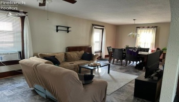 227 Franklin Street, Tiffin, 44883, 3 Bedrooms Bedrooms, ,1 BathroomBathrooms,Residential,For Sale,Franklin,20263143 227 Franklin Street, Tiffin, 44883, 3 Bedrooms Bedrooms, ,1 BathroomBathrooms,Residential,For Sale,Franklin,20263143