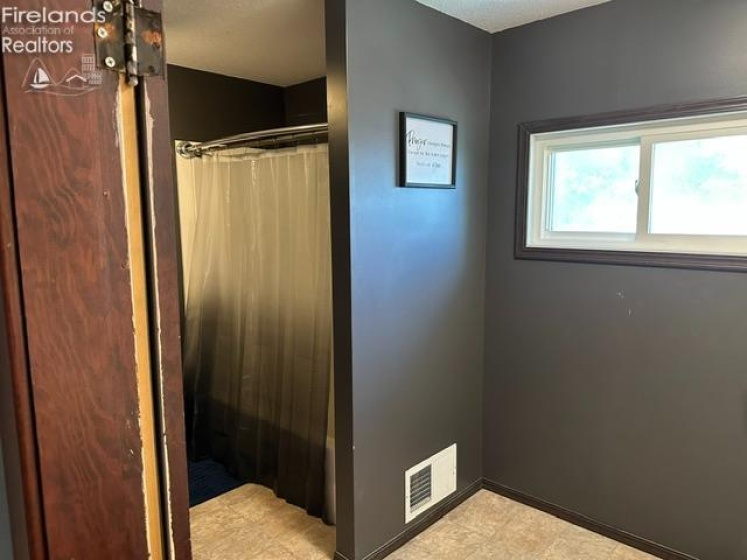 227 Franklin Street, Tiffin, 44883, 3 Bedrooms Bedrooms, ,1 BathroomBathrooms,Residential,For Sale,Franklin,20263143
