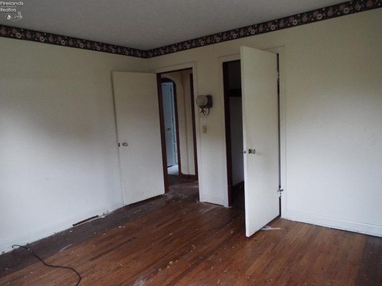 103 Fairfield Avenue, Bellevue, 44811, 2 Bedrooms Bedrooms, ,1 BathroomBathrooms,Residential,For Sale,Fairfield,20263131