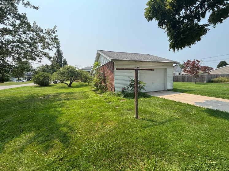 30 Warren Street, Tiffin, 44883, 2 Bedrooms Bedrooms, ,2 BathroomsBathrooms,Residential,For Sale,Warren,20263156