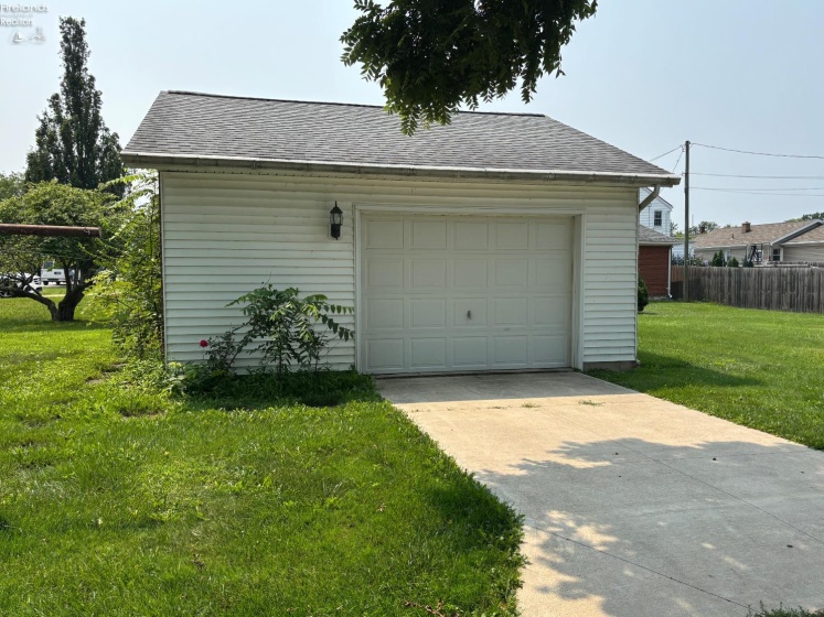 30 Warren Street, Tiffin, 44883, 2 Bedrooms Bedrooms, ,2 BathroomsBathrooms,Residential,For Sale,Warren,20263156
