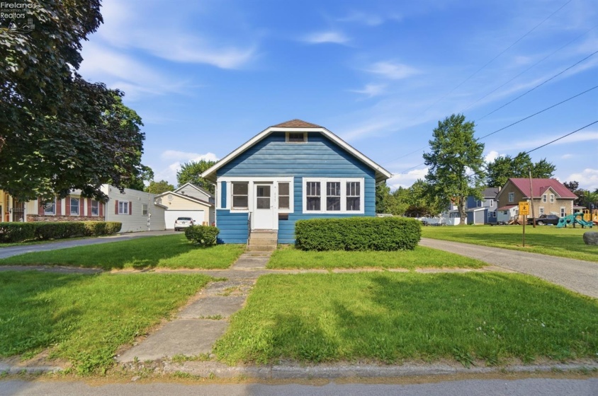 615 Wood Street, Fostoria, 44830, 2 Bedrooms Bedrooms, ,1 BathroomBathrooms,Residential,For Sale,Wood,20263152