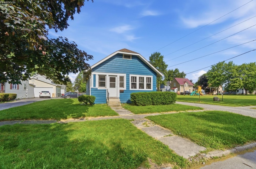 615 Wood Street, Fostoria, 44830, 2 Bedrooms Bedrooms, ,1 BathroomBathrooms,Residential,For Sale,Wood,20263152