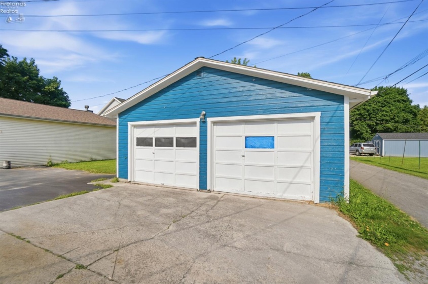 615 Wood Street, Fostoria, 44830, 2 Bedrooms Bedrooms, ,1 BathroomBathrooms,Residential,For Sale,Wood,20263152