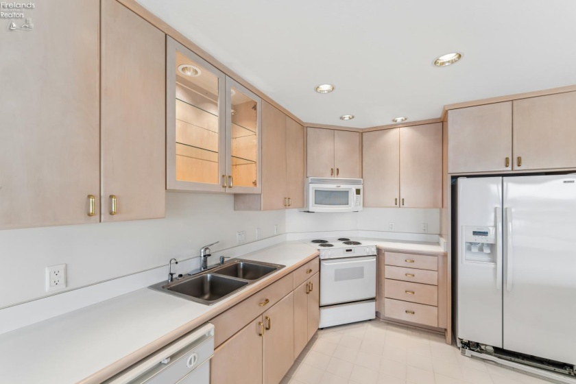 544 Nantucket Drive, Sandusky, 44870, 2 Bedrooms Bedrooms, ,3 BathroomsBathrooms,Residential,For Sale,Nantucket,20263149