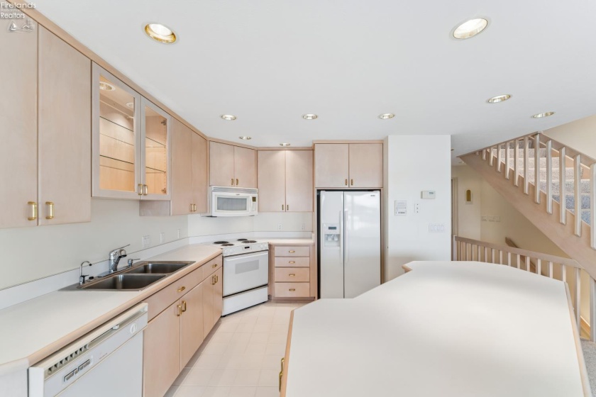 544 Nantucket Drive, Sandusky, 44870, 2 Bedrooms Bedrooms, ,3 BathroomsBathrooms,Residential,For Sale,Nantucket,20263149