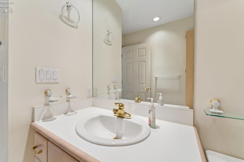 544 Nantucket Drive, Sandusky, 44870, 2 Bedrooms Bedrooms, ,3 BathroomsBathrooms,Residential,For Sale,Nantucket,20263149