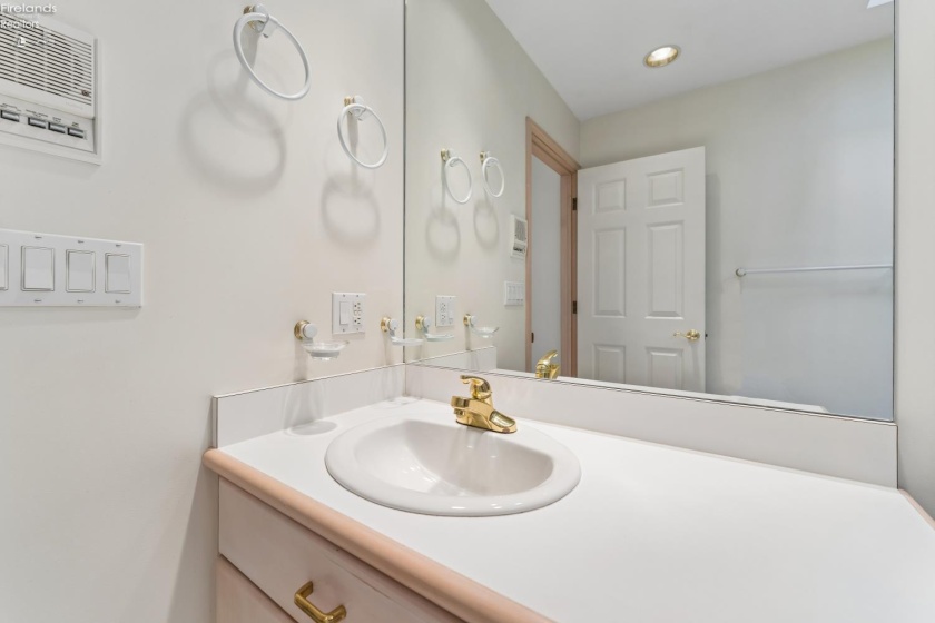 544 Nantucket Drive, Sandusky, 44870, 2 Bedrooms Bedrooms, ,3 BathroomsBathrooms,Residential,For Sale,Nantucket,20263149