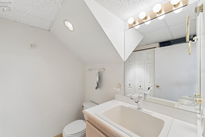 544 Nantucket Drive, Sandusky, 44870, 2 Bedrooms Bedrooms, ,3 BathroomsBathrooms,Residential,For Sale,Nantucket,20263149