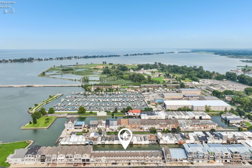 544 Nantucket Drive, Sandusky, 44870, 2 Bedrooms Bedrooms, ,3 BathroomsBathrooms,Residential,For Sale,Nantucket,20263149