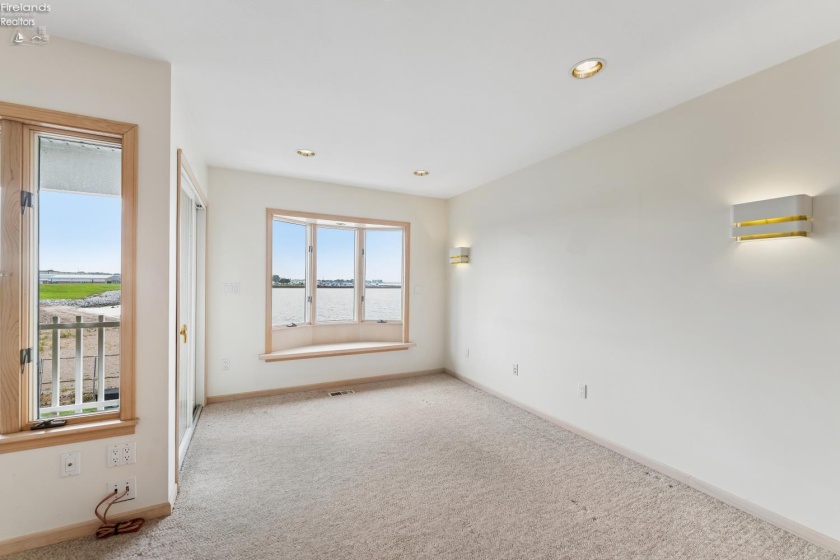 544 Nantucket Drive, Sandusky, 44870, 2 Bedrooms Bedrooms, ,3 BathroomsBathrooms,Residential,For Sale,Nantucket,20263149