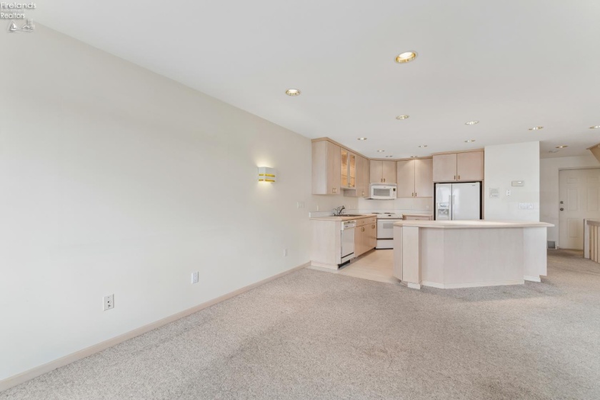 544 Nantucket Drive, Sandusky, 44870, 2 Bedrooms Bedrooms, ,3 BathroomsBathrooms,Residential,For Sale,Nantucket,20263149