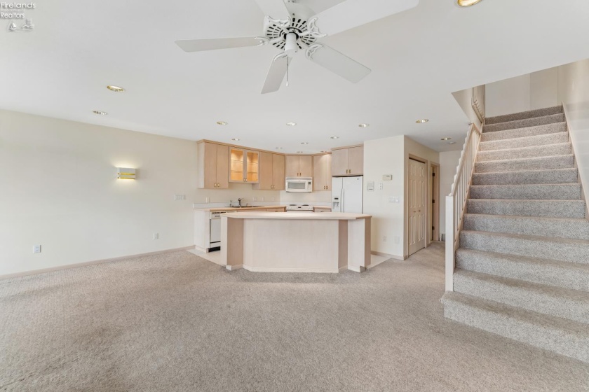 544 Nantucket Drive, Sandusky, 44870, 2 Bedrooms Bedrooms, ,3 BathroomsBathrooms,Residential,For Sale,Nantucket,20263149