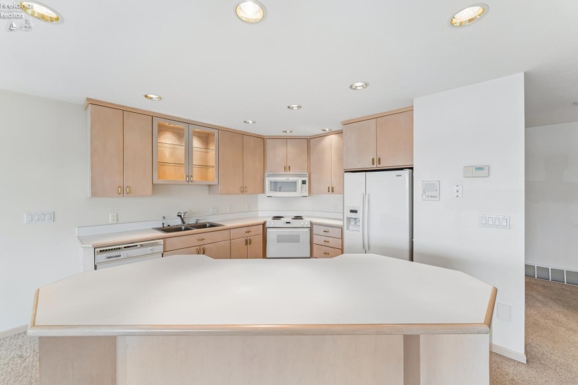544 Nantucket Drive, Sandusky, 44870, 2 Bedrooms Bedrooms, ,3 BathroomsBathrooms,Residential,For Sale,Nantucket,20263149