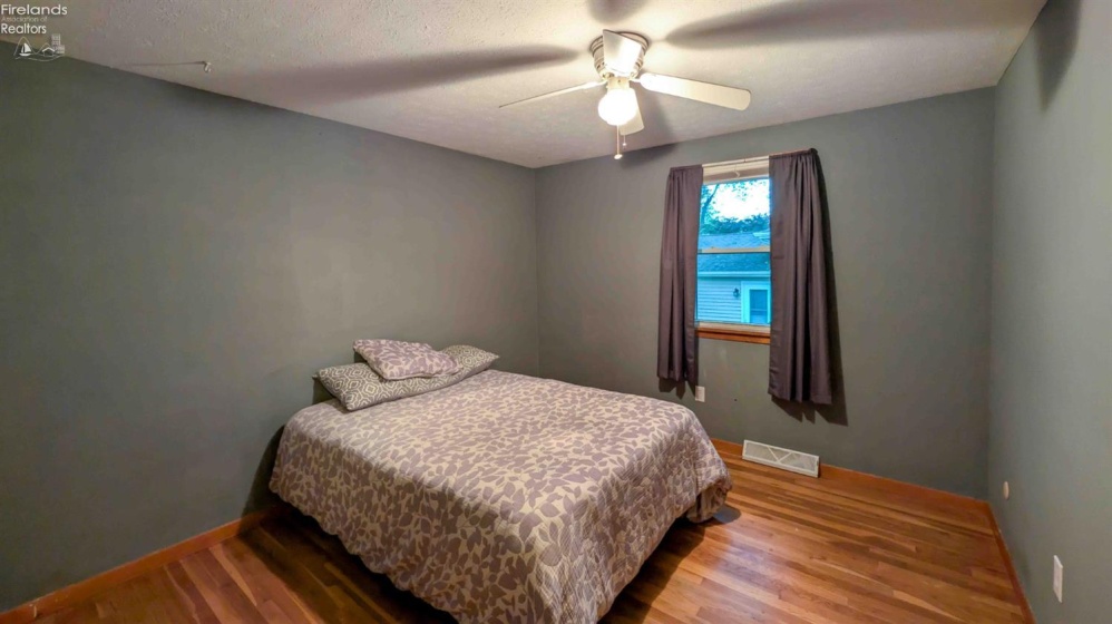 3002 Hinde Avenue, Sandusky, 44870, 3 Bedrooms Bedrooms, ,2 BathroomsBathrooms,Residential,For Sale,Hinde,20263147