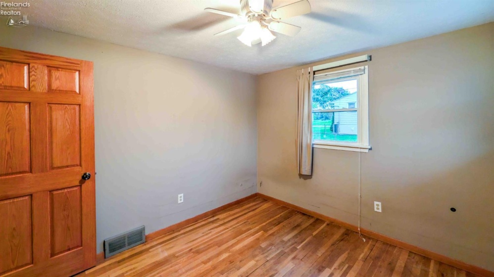 3002 Hinde Avenue, Sandusky, 44870, 3 Bedrooms Bedrooms, ,2 BathroomsBathrooms,Residential,For Sale,Hinde,20263147