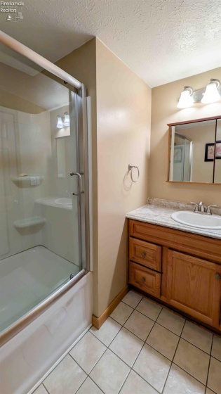 3002 Hinde Avenue, Sandusky, 44870, 3 Bedrooms Bedrooms, ,2 BathroomsBathrooms,Residential,For Sale,Hinde,20263147
