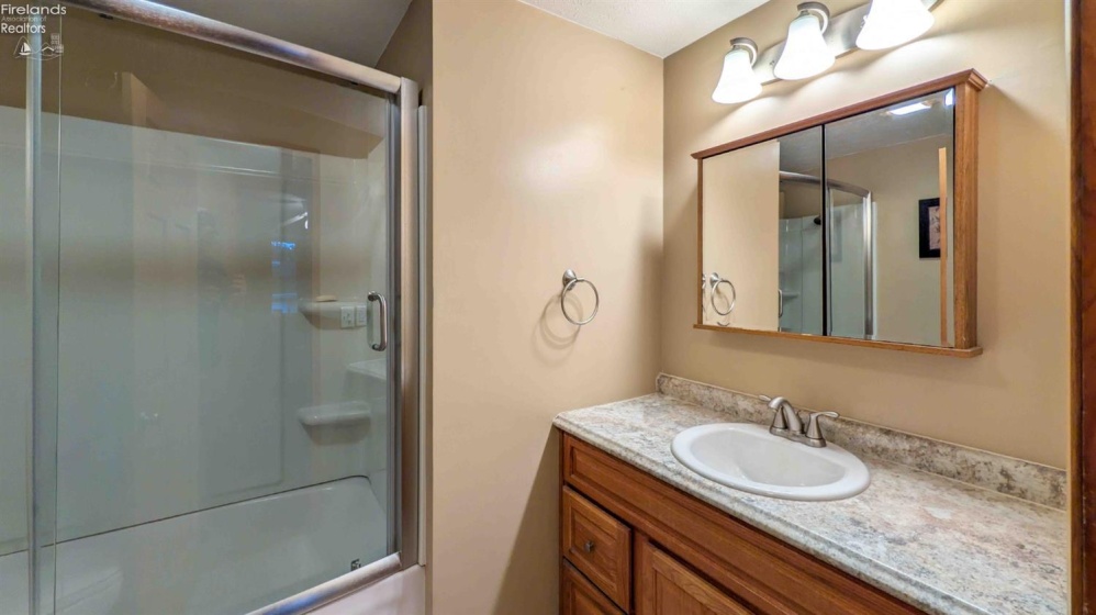 3002 Hinde Avenue, Sandusky, 44870, 3 Bedrooms Bedrooms, ,2 BathroomsBathrooms,Residential,For Sale,Hinde,20263147