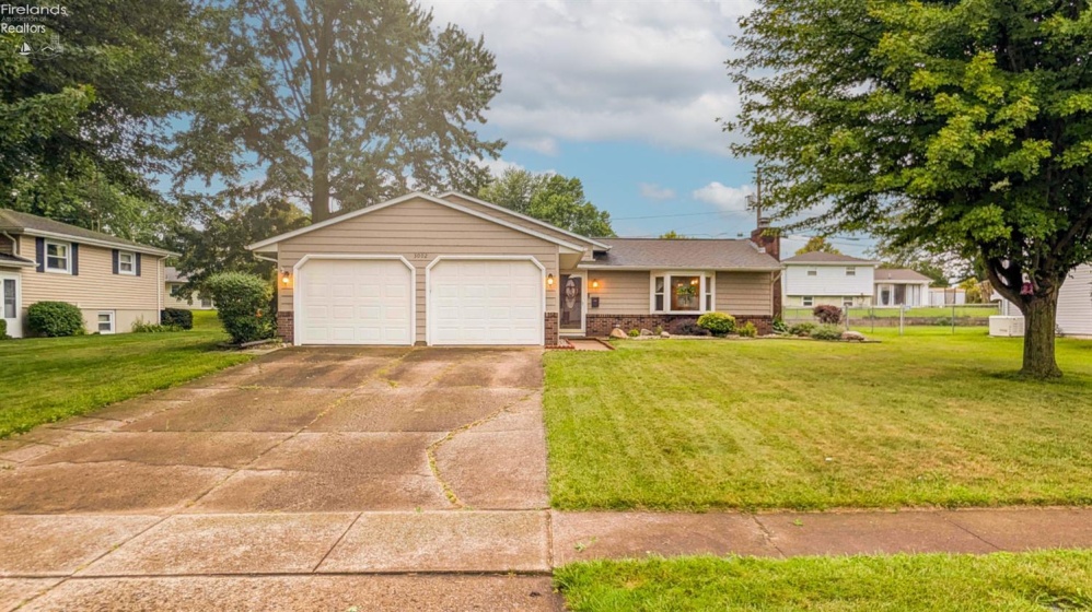 3002 Hinde Avenue, Sandusky, 44870, 3 Bedrooms Bedrooms, ,2 BathroomsBathrooms,Residential,For Sale,Hinde,20263147
