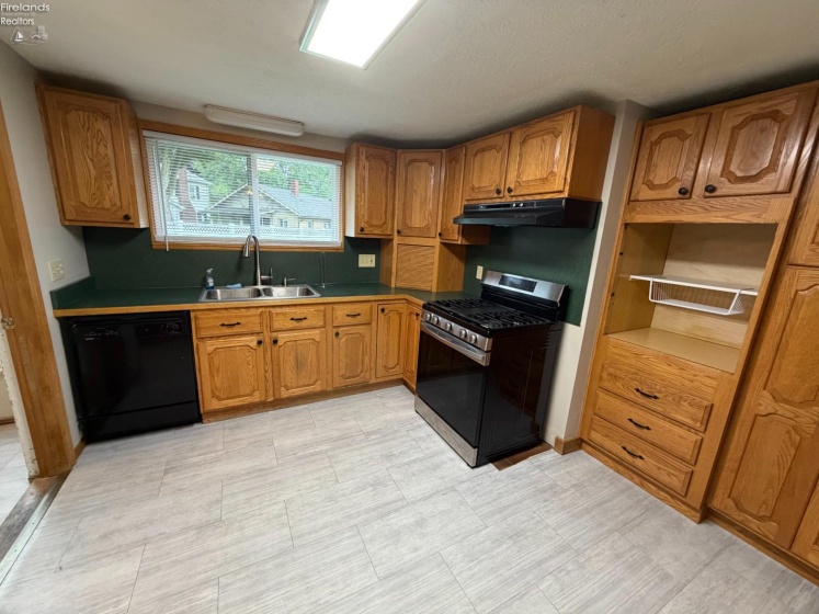 103 Main Street, Milan, 44846, 4 Bedrooms Bedrooms, ,2 BathroomsBathrooms,Residential,For Sale,Main Street,20263173