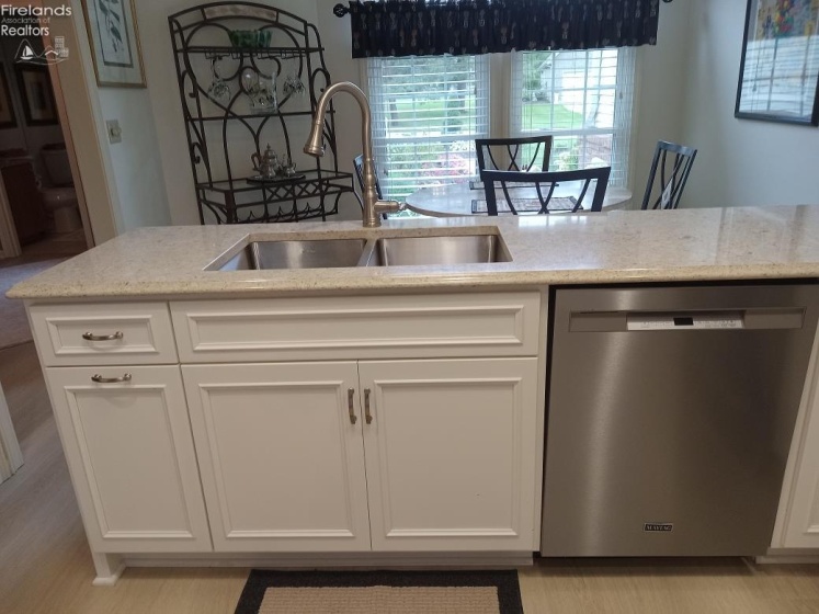 4306 White Tail Run, Sandusky, 44870, 2 Bedrooms Bedrooms, ,3 BathroomsBathrooms,Residential,For Sale,White Tail Run,20263175