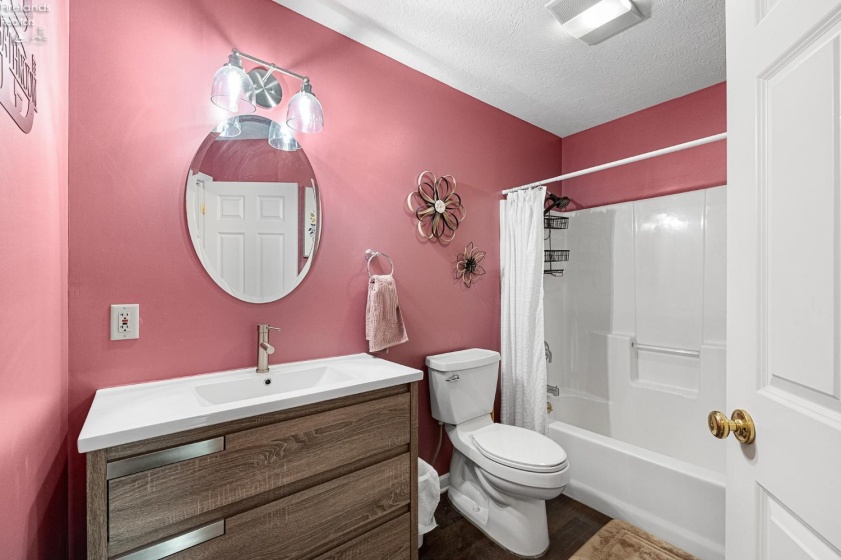 1033 Wabash Avenue, Grafton, 44044, 3 Bedrooms Bedrooms, ,2 BathroomsBathrooms,Residential,For Sale,Wabash,20263164