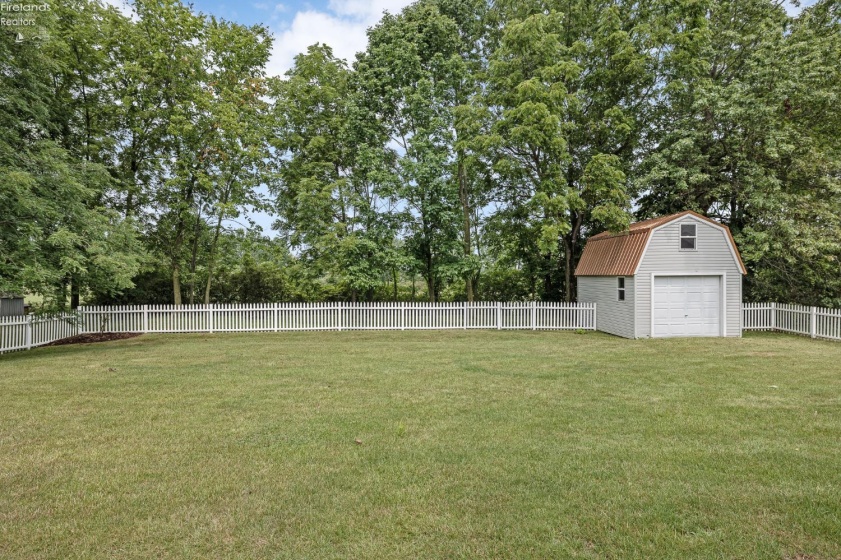 1033 Wabash Avenue, Grafton, 44044, 3 Bedrooms Bedrooms, ,2 BathroomsBathrooms,Residential,For Sale,Wabash,20263164