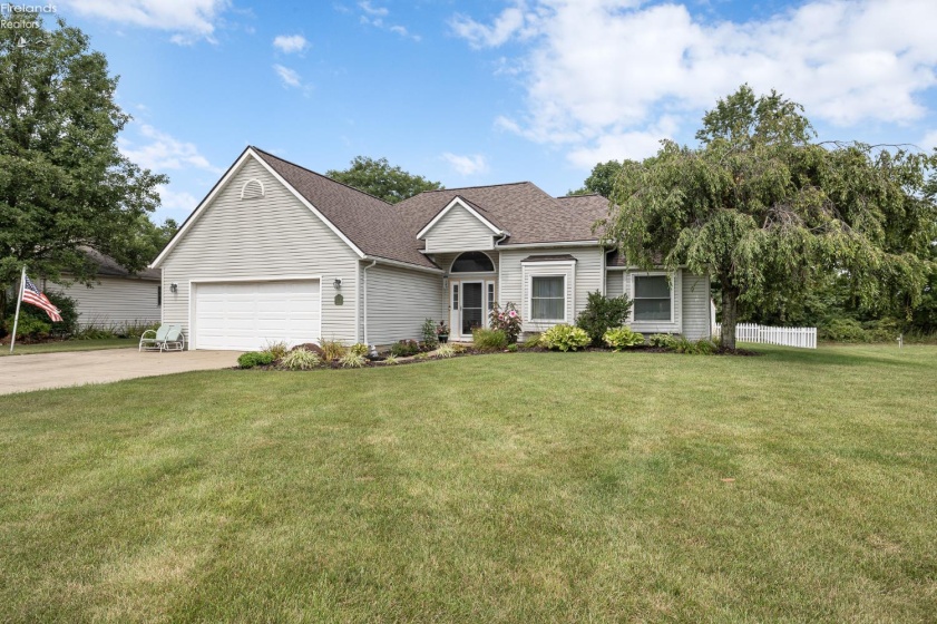 1033 Wabash Avenue, Grafton, 44044, 3 Bedrooms Bedrooms, ,2 BathroomsBathrooms,Residential,For Sale,Wabash,20263164