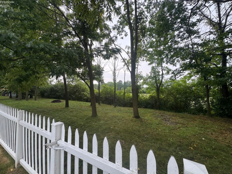 1033 Wabash Avenue, Grafton, 44044, 3 Bedrooms Bedrooms, ,2 BathroomsBathrooms,Residential,For Sale,Wabash,20263164