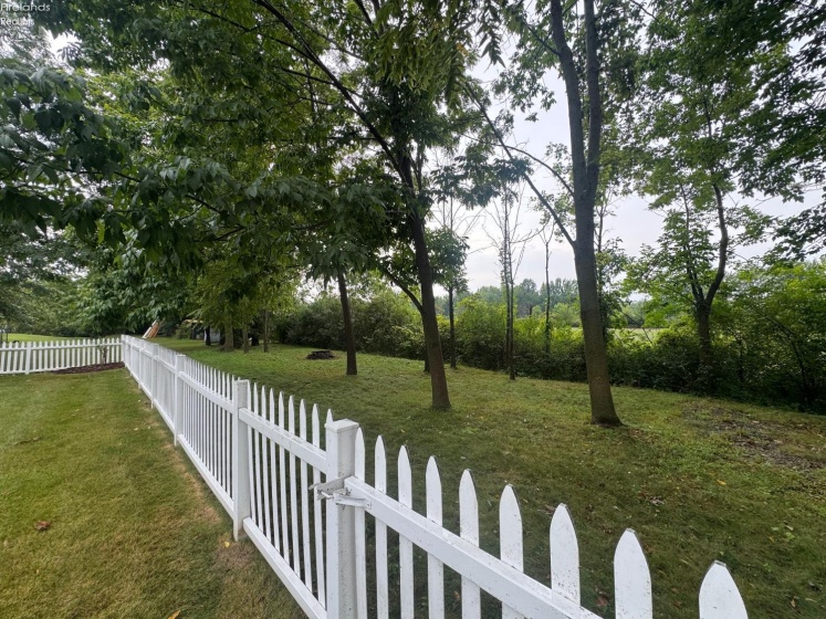 1033 Wabash Avenue, Grafton, 44044, 3 Bedrooms Bedrooms, ,2 BathroomsBathrooms,Residential,For Sale,Wabash,20263164