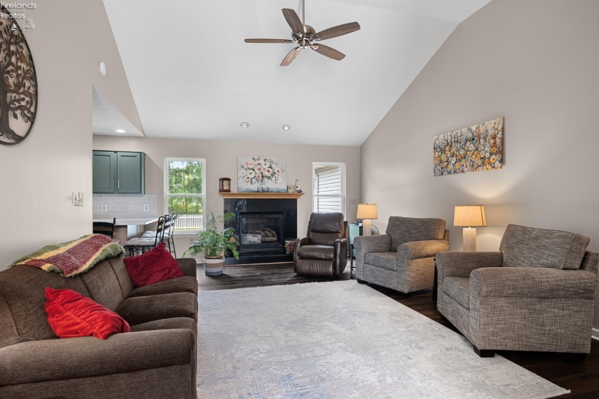 1033 Wabash Avenue, Grafton, 44044, 3 Bedrooms Bedrooms, ,2 BathroomsBathrooms,Residential,For Sale,Wabash,20263164