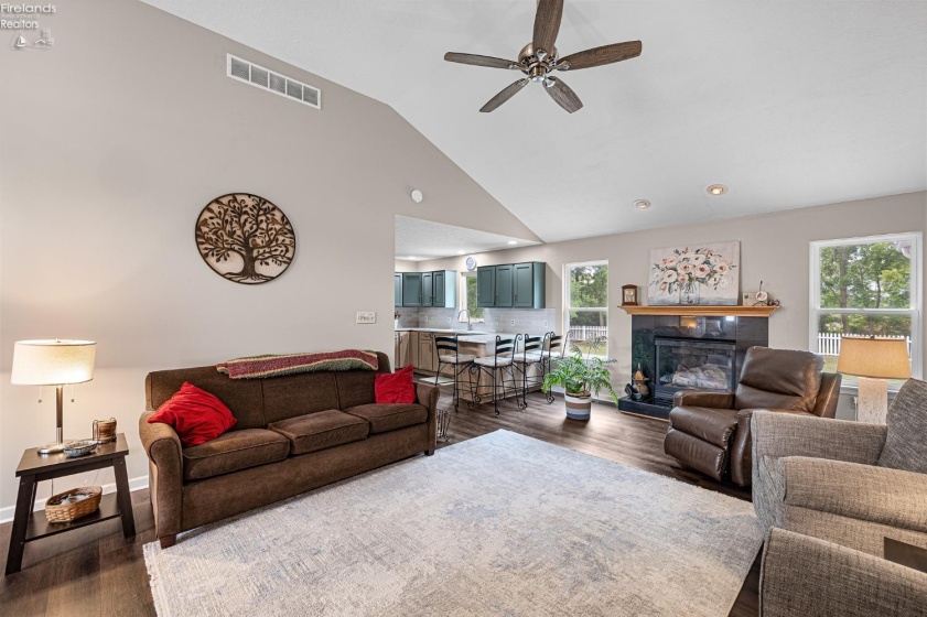 1033 Wabash Avenue, Grafton, 44044, 3 Bedrooms Bedrooms, ,2 BathroomsBathrooms,Residential,For Sale,Wabash,20263164